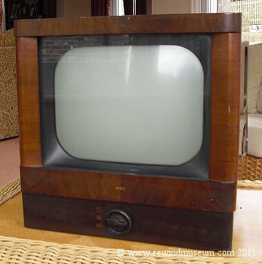 1953 GEC B.T.5246 14-inch TV