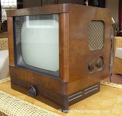 1953 GEC B.T.5246 14-inch TV