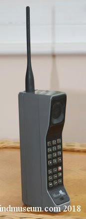 motorola block phone
